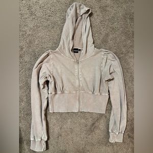 Crop zip up junior jacket, smoke free home, size M, light pink/tan color